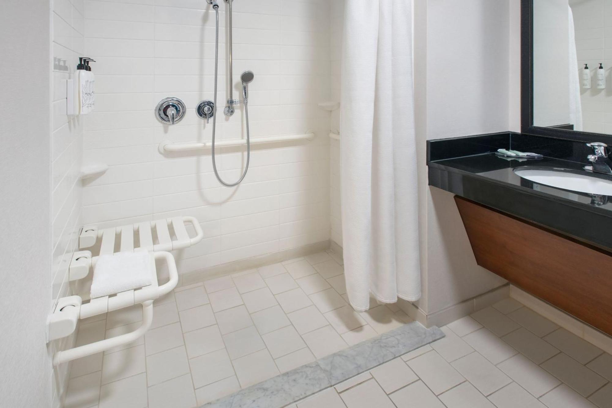 Fairfield Inn & Suites By Marriott Watertown Thousand Islands Экстерьер фото